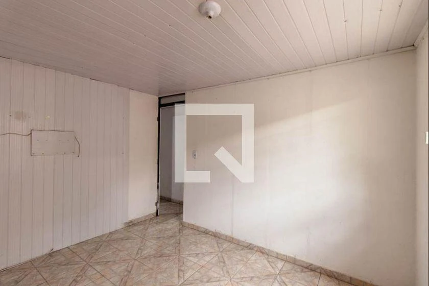 Rental house with 2 bedrooms and a laundry area — photo 11