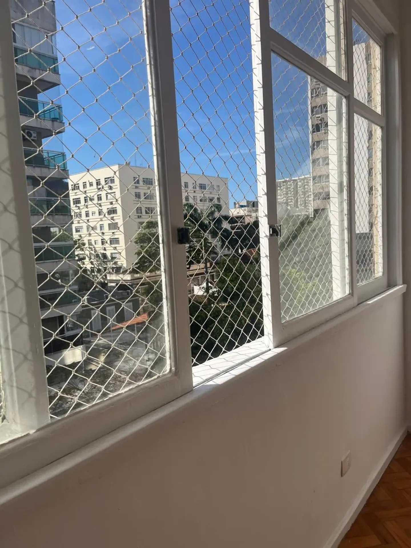 Apartment with 3 bedrooms and 2 bathrooms — photo 27