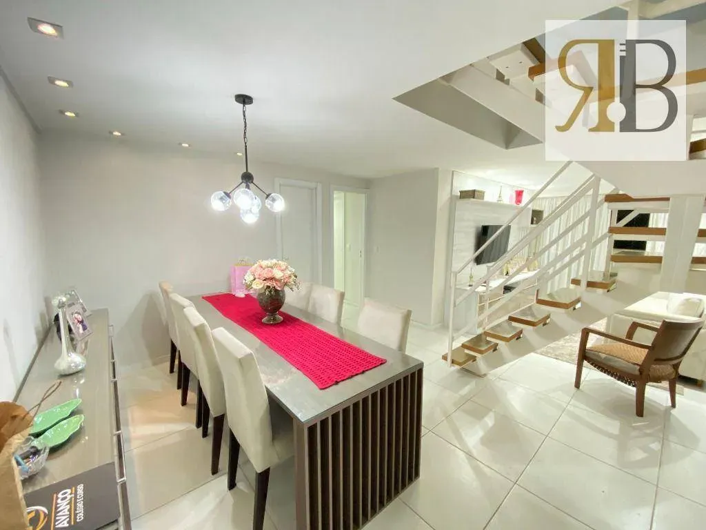 Рабочее место и 4 спальни: квартира 252 м² — photo 13
