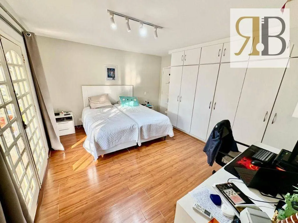 Furnished house with 5 bedrooms and 532 m² — photo 36