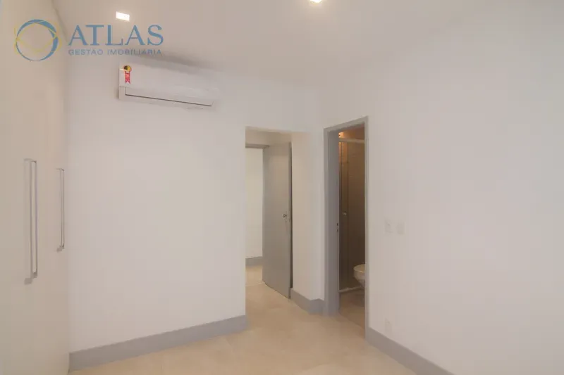 Apartamento, 90 m², com janelas do piso ao teto — photo 32