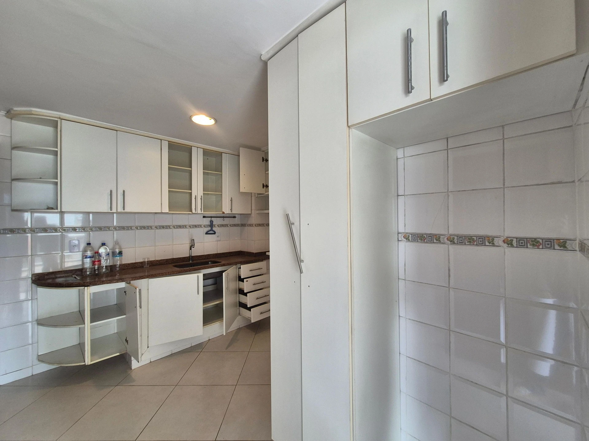 3-bedroom apartment with 1 en-suite and 3 parking spots — photo 24