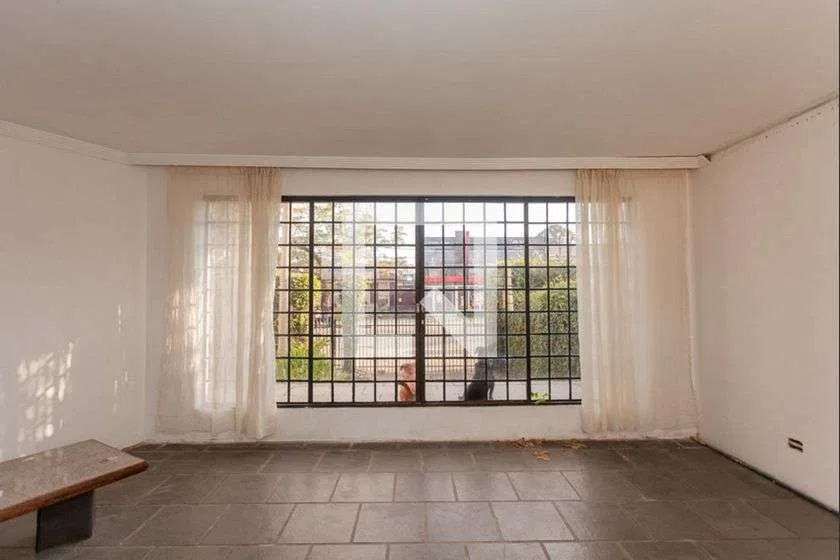 House with 5 bedrooms and a private garden — photo 19