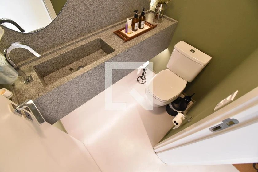 Furnished apartment with 3 en-suite bedrooms — photo 4