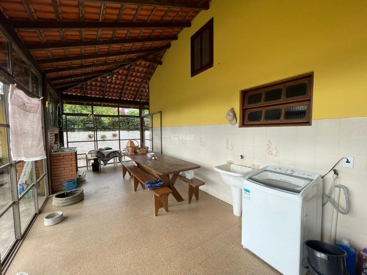 House with 5 bedrooms, 3 bathrooms and a private garden — photo 21