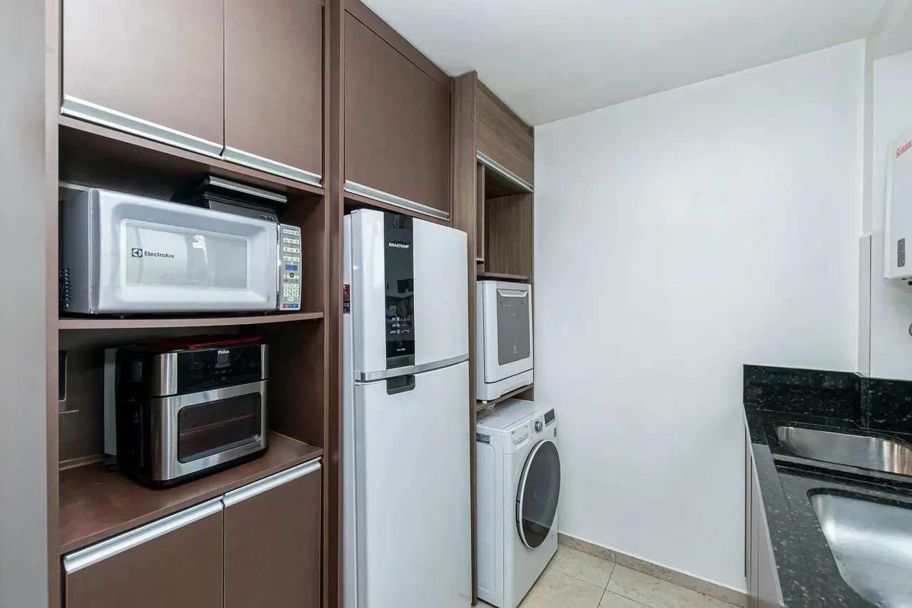 2-bedroom apartment with a washing machine in Curitiba — photo 8