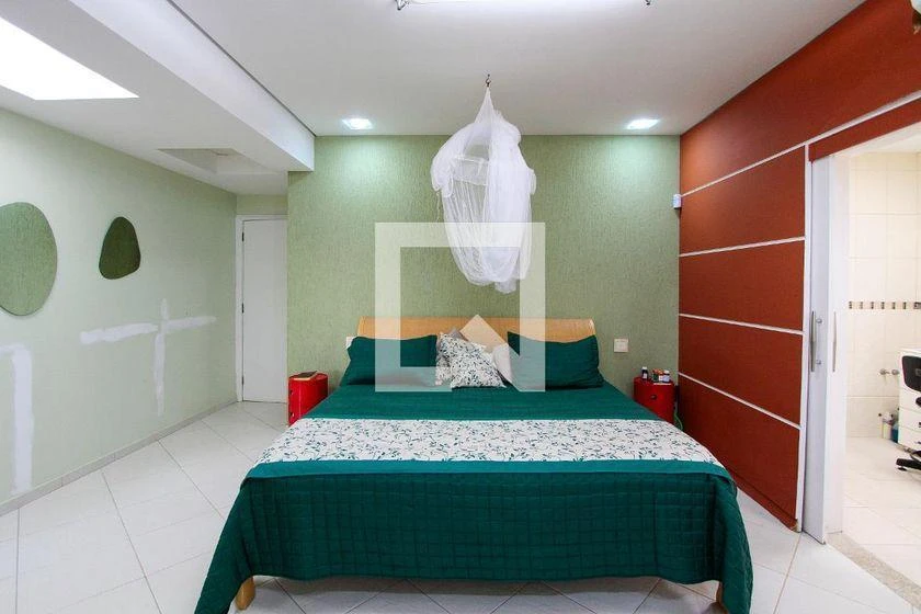 Furnished house with 4 bedrooms and an open-plan kitchen — photo 15