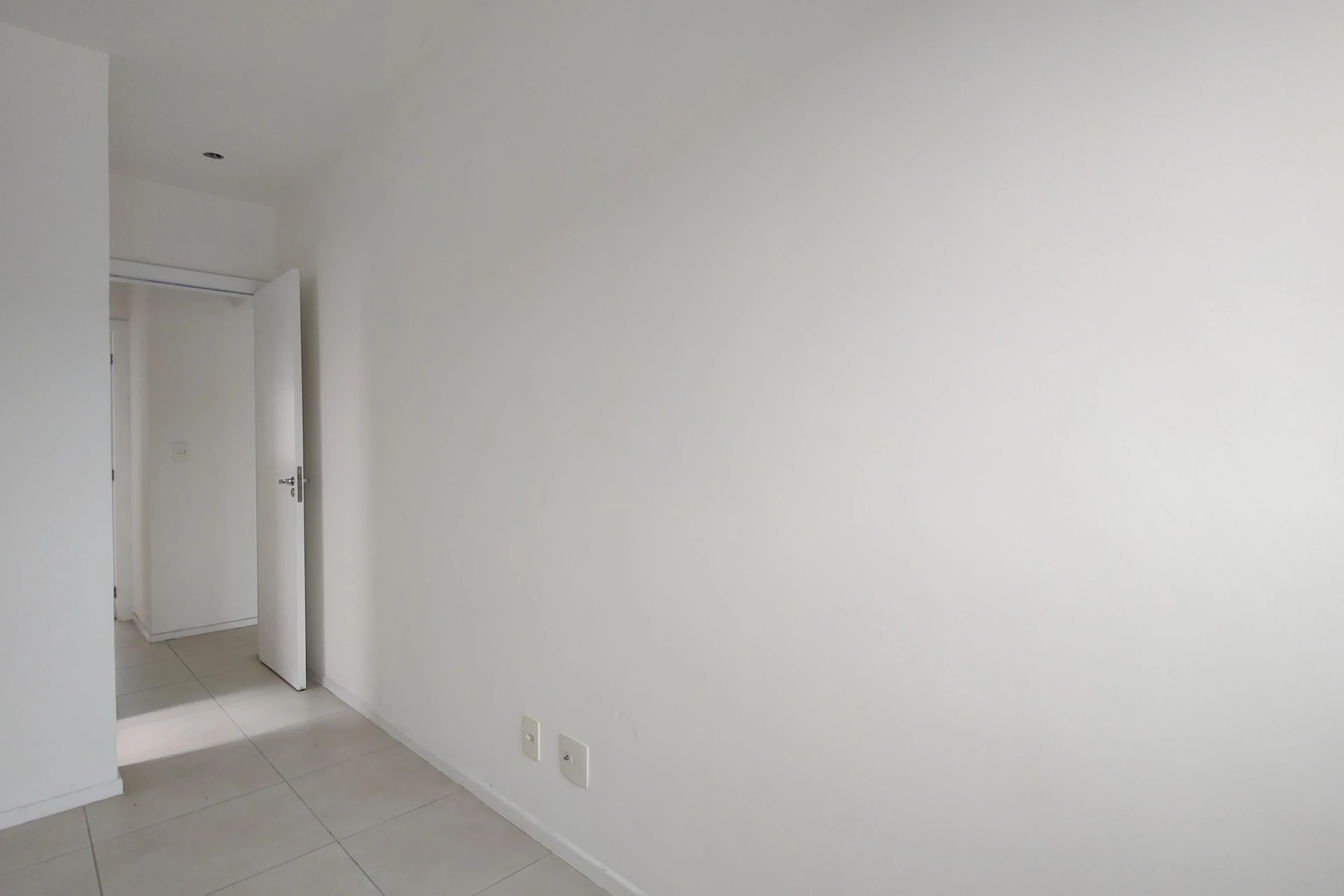 2-bedroom apartment with 1 en-suite and balcony — photo 36