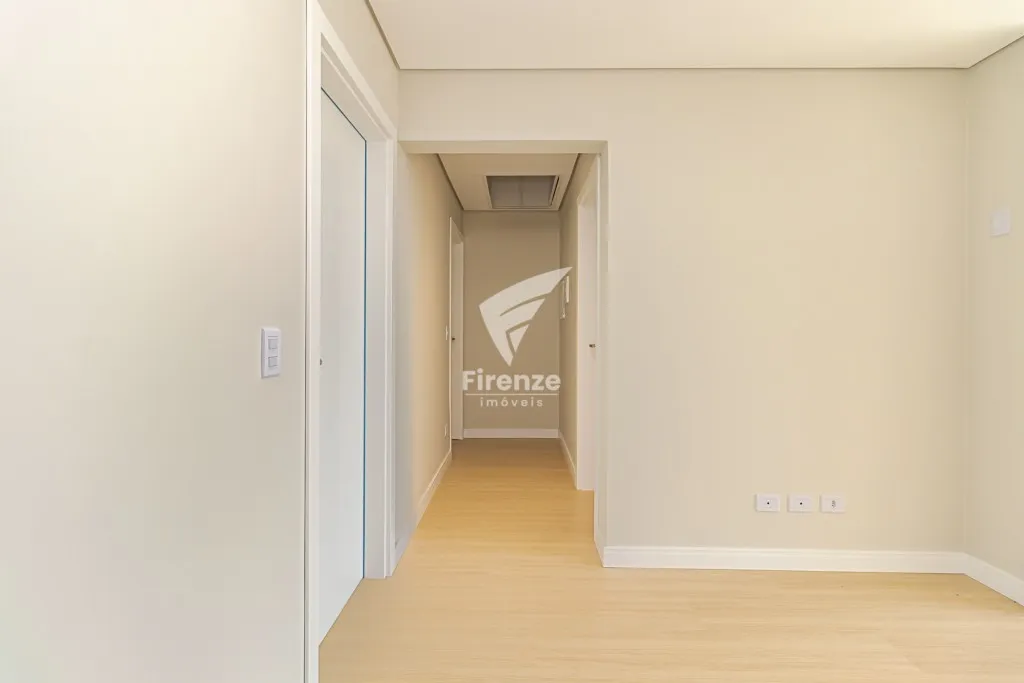 Furnished house with 4 bedrooms and 320 m² — photo 110