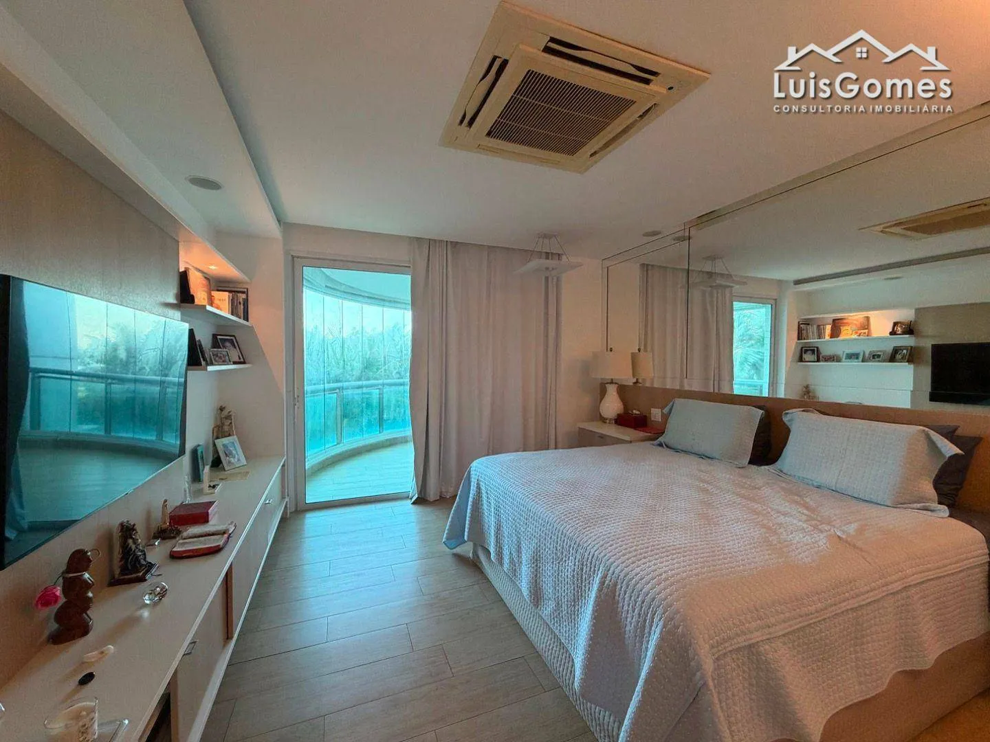 Furnished apartment with 4 bedrooms and 5 bathrooms — photo 21