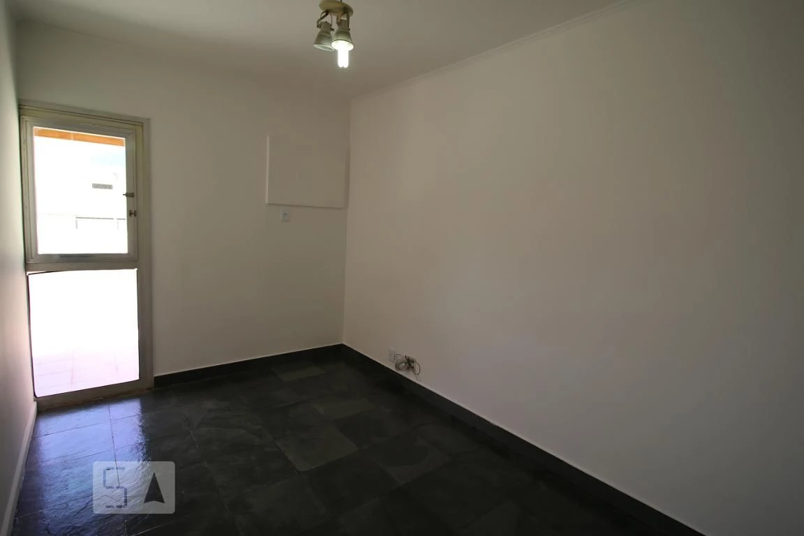 Apartamento sin muebles con 3 dormitorios y 2 baños — photo 24
