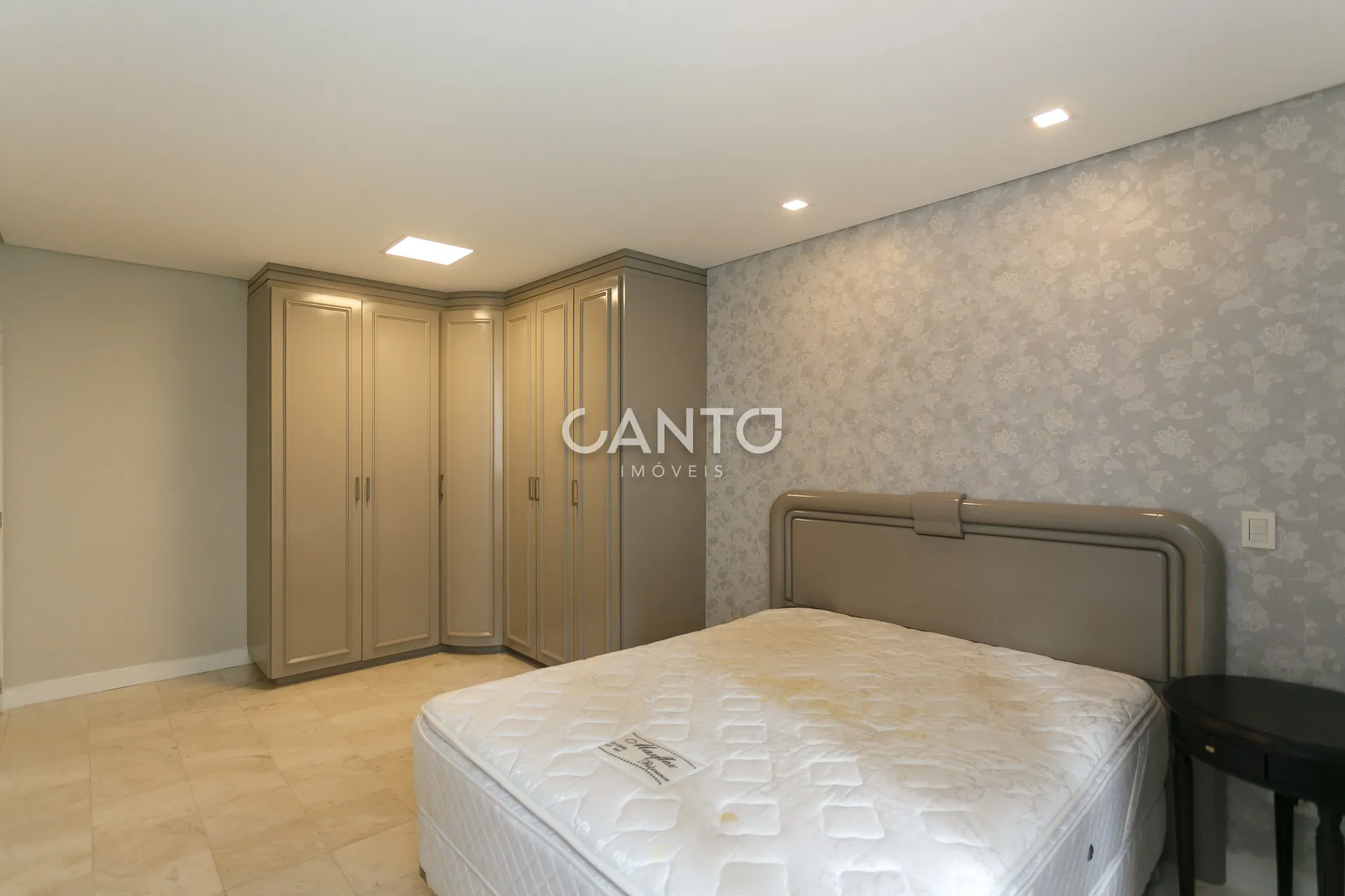 4-bedroom apartment with 3 parking spaces included — photo 23