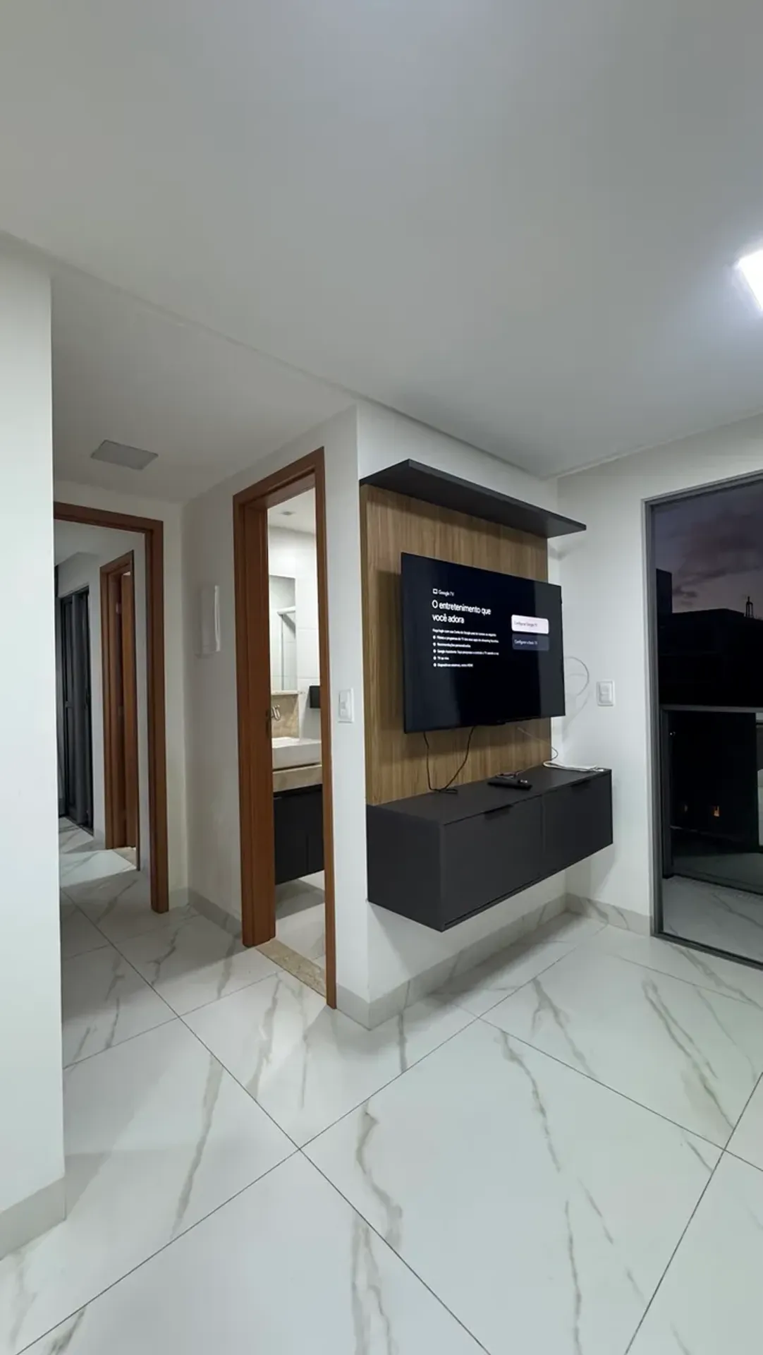 Квартира 60 м² с видом на воду и рабочим местом