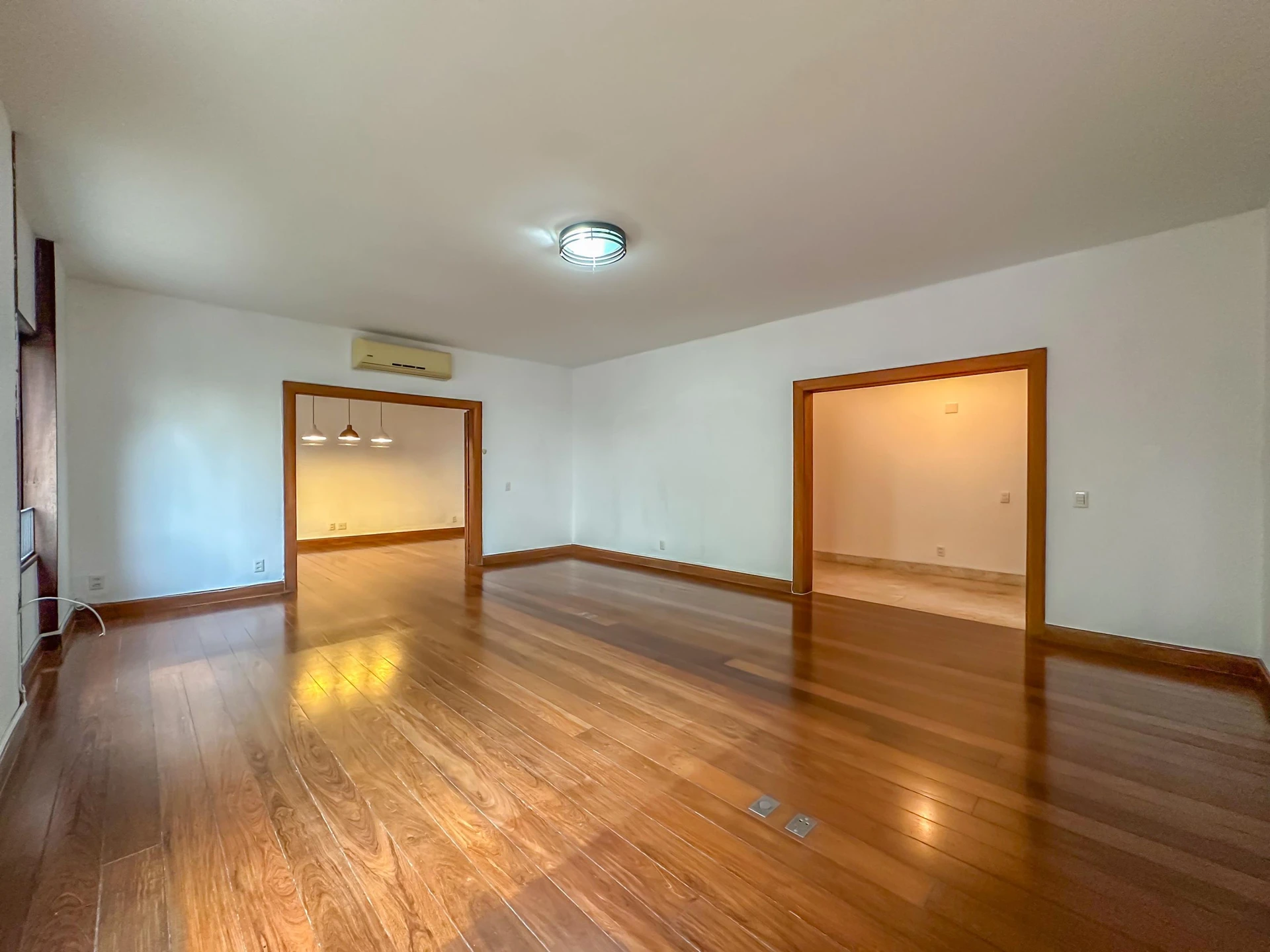 Apartment, 275 m², with a glass-enclosed balcony — photo 21