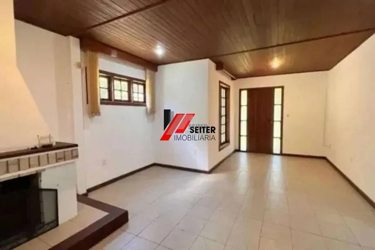 House with 3 bedrooms, 2 en-suites, 5 bathrooms — photo 4