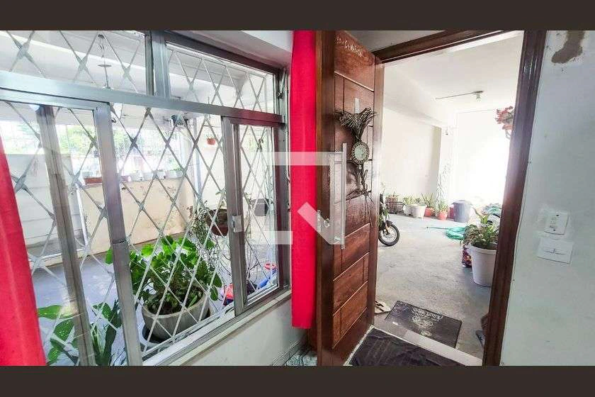 Casa com 4 quartos e 4 banheiros para alugar — photo 2