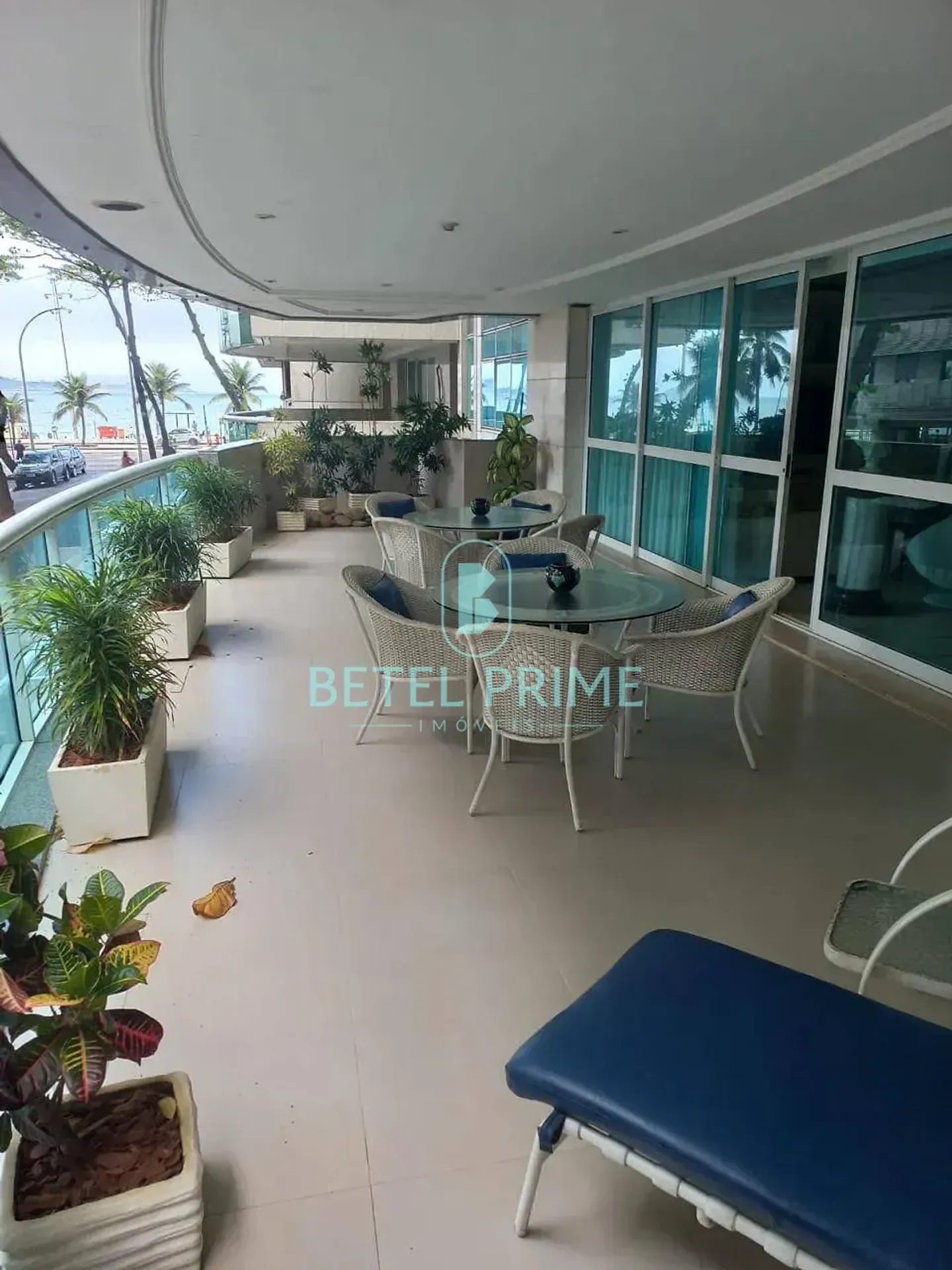 363 m² apartment with 5 en-suite bedrooms and 4 parking — photo 3