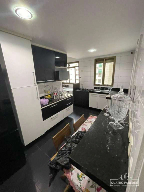 Apartamento com 4 quartos e 144 m², janelas com vista — photo 2