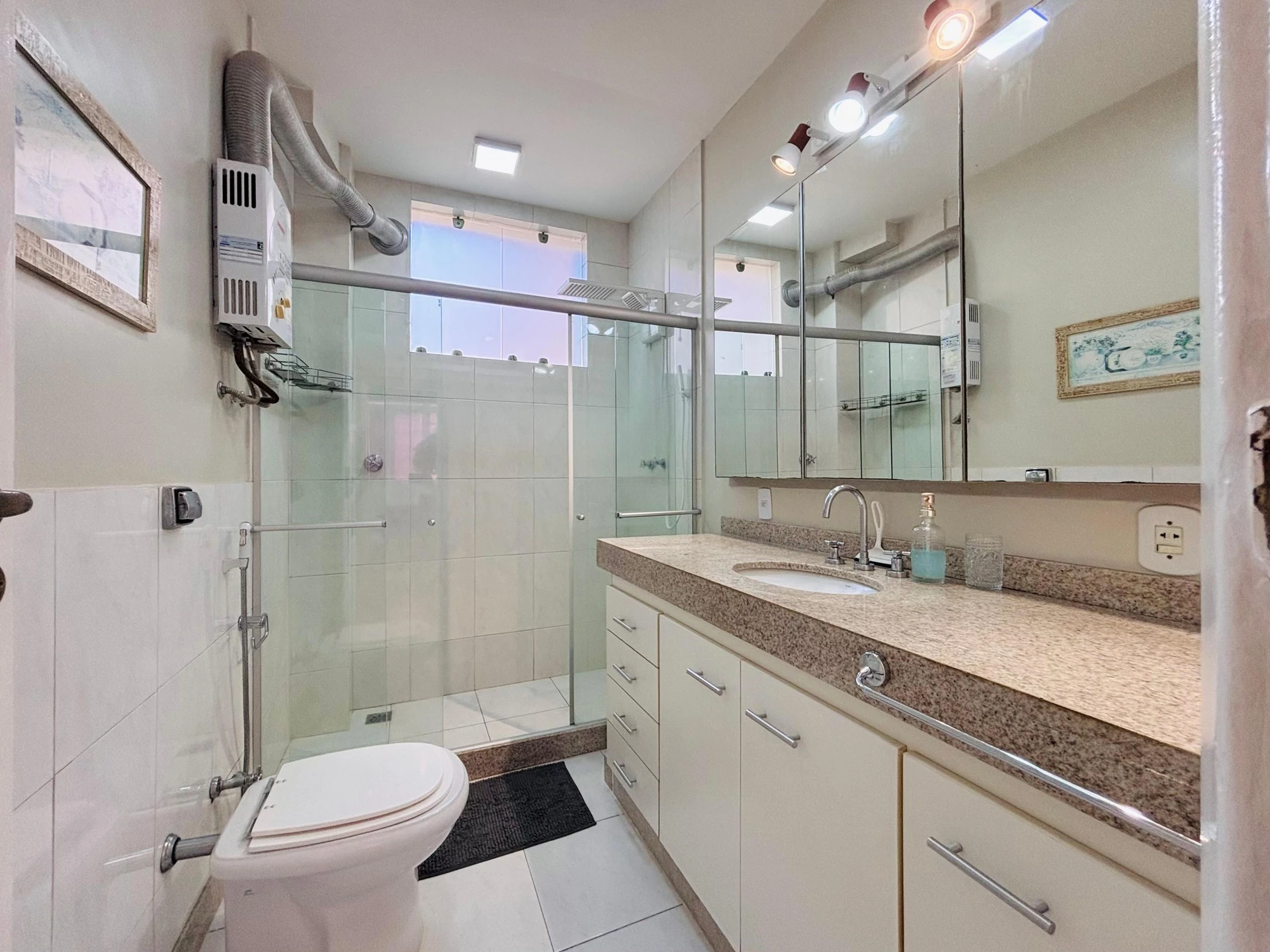 Mountain view in a 3-bedroom apartment, 120 m² — photo 11