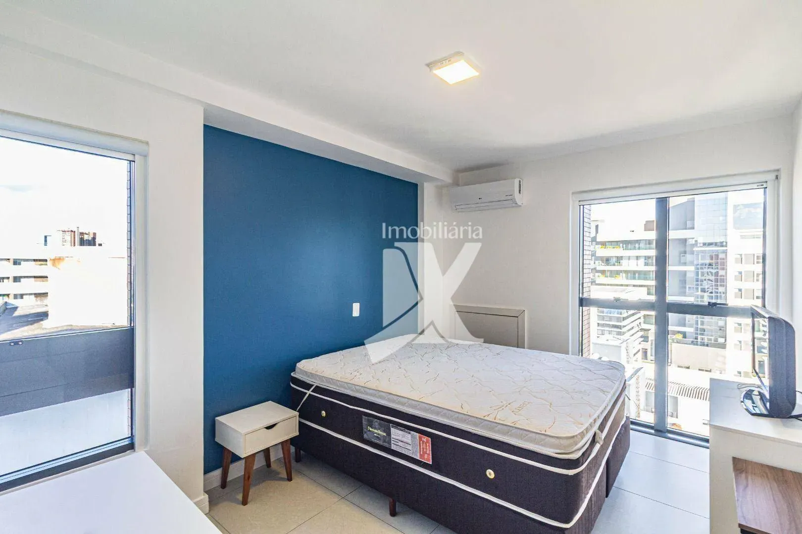 Furnished 2-bedroom apartment with open-plan kitchen — photo 13