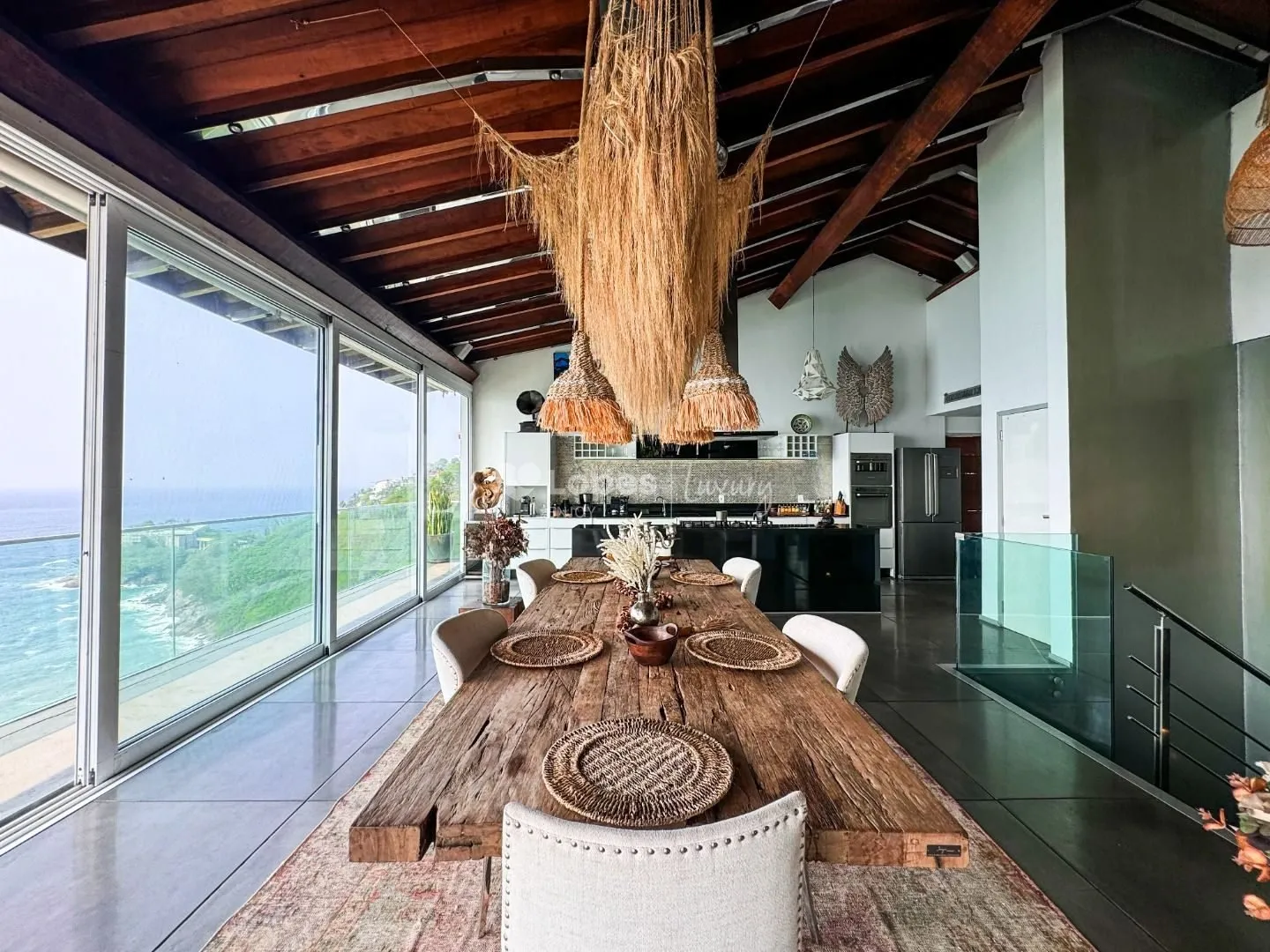 House with 5 en-suite bedrooms, 8 baths and 3 parking — photo 13