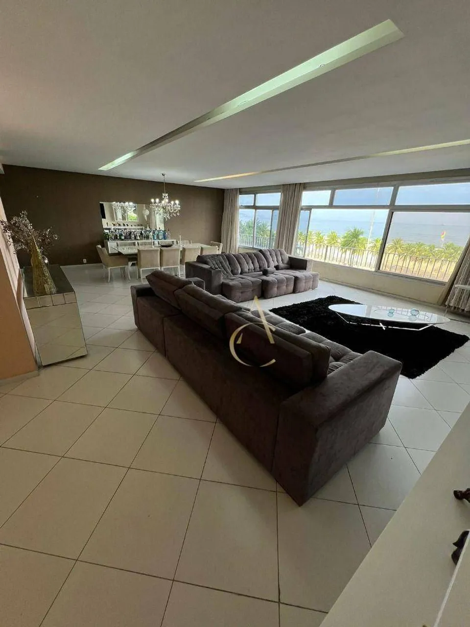 Apartamento para locação com 5 quartos e 4 banheiros