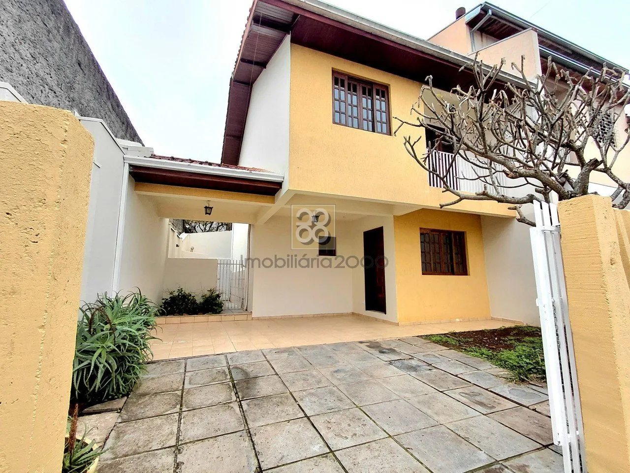 Townhouse with 3 bedrooms and a covered BBQ area