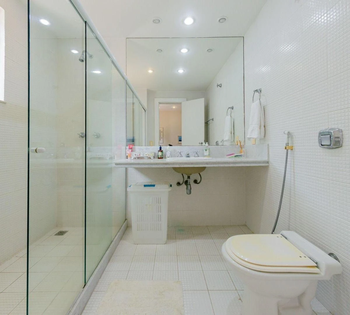 Furnished house with 6 bedrooms and 690 m² — photo 37