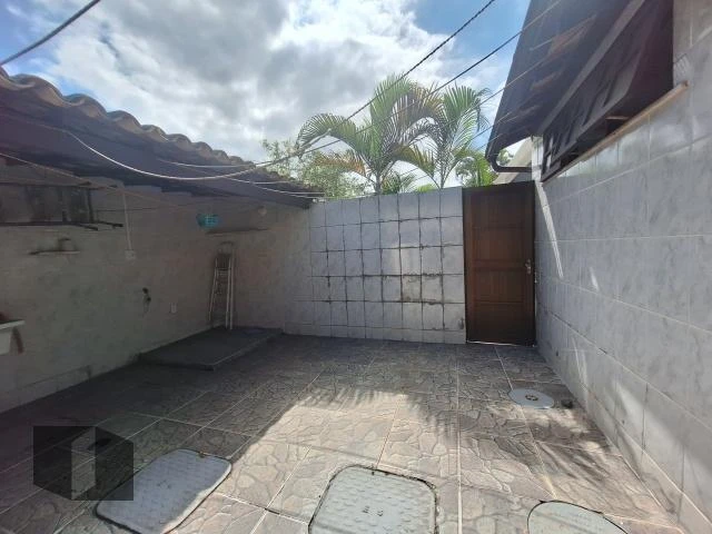 Condominium house with 4 bedrooms and 3 bathrooms — photo 46