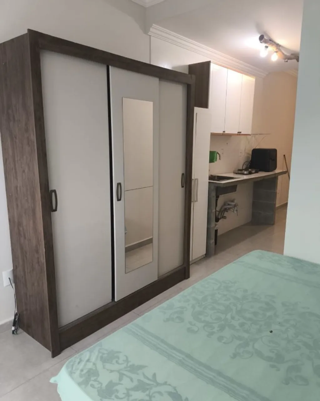 One-bedroom apartment with a washing machine — photo 10