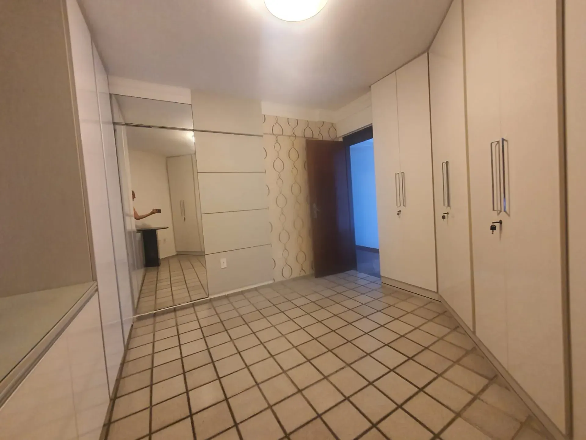 Квартира з 4 спальнями та 3 люкс-ванними, 160 м² — photo 2
