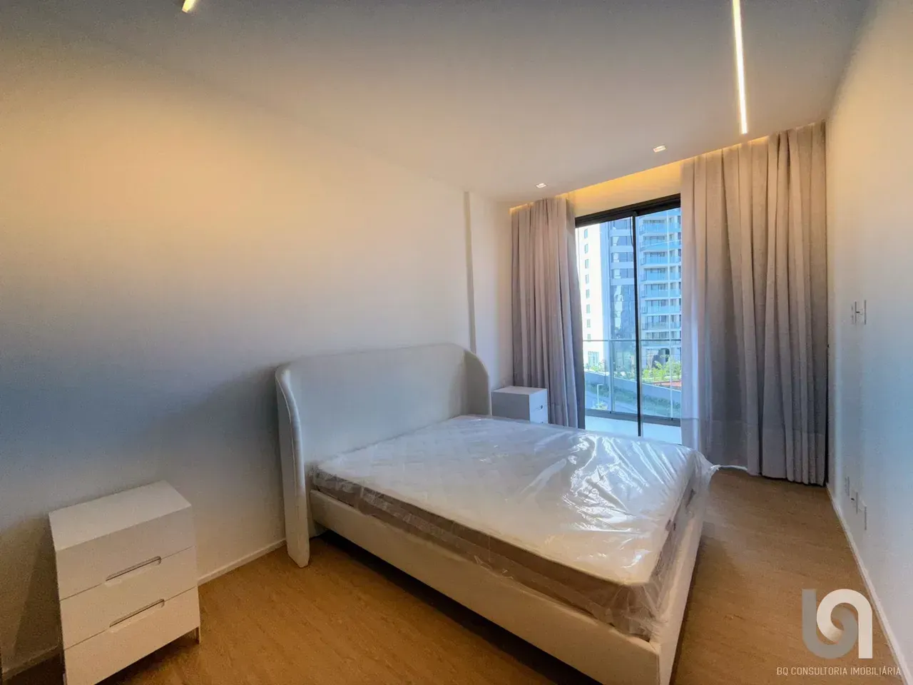 Apartamento com 4 dormitórios e 5 banheiros, 231 m² — photo 13