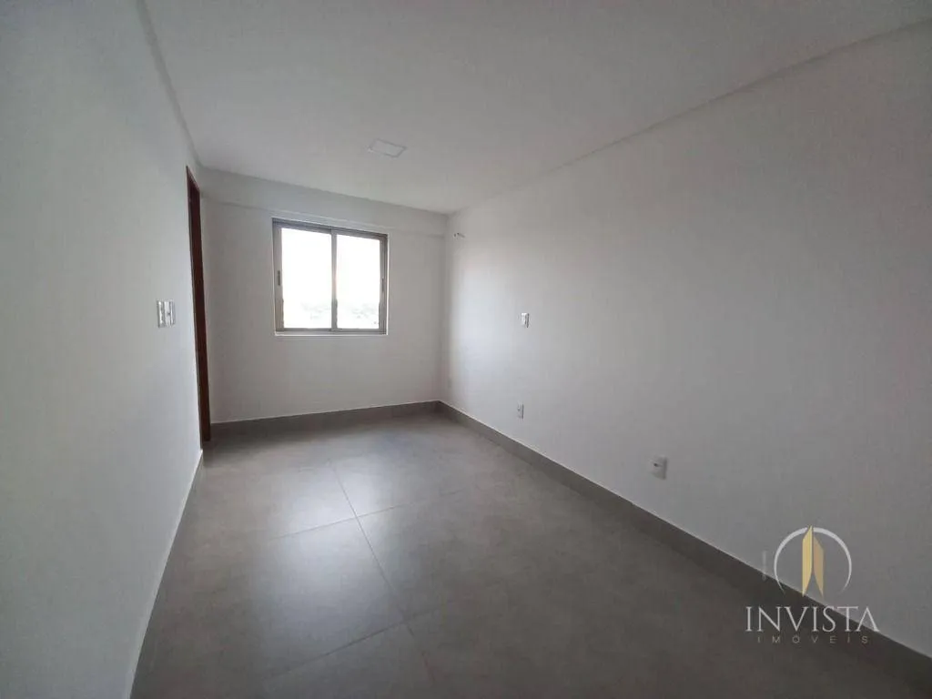 4 en-suite apartment with a balcony, 145 m² — photo 12