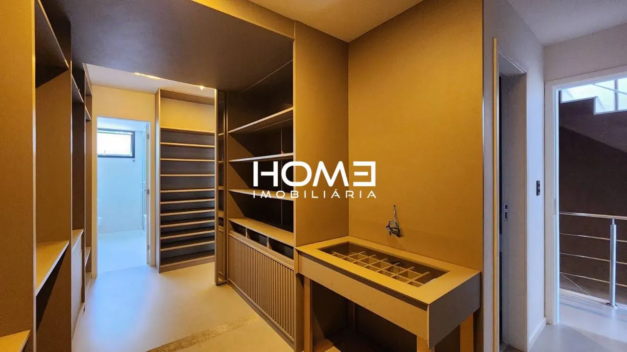 Furnished house, 357 m², with floor-to-ceiling windows — photo 10