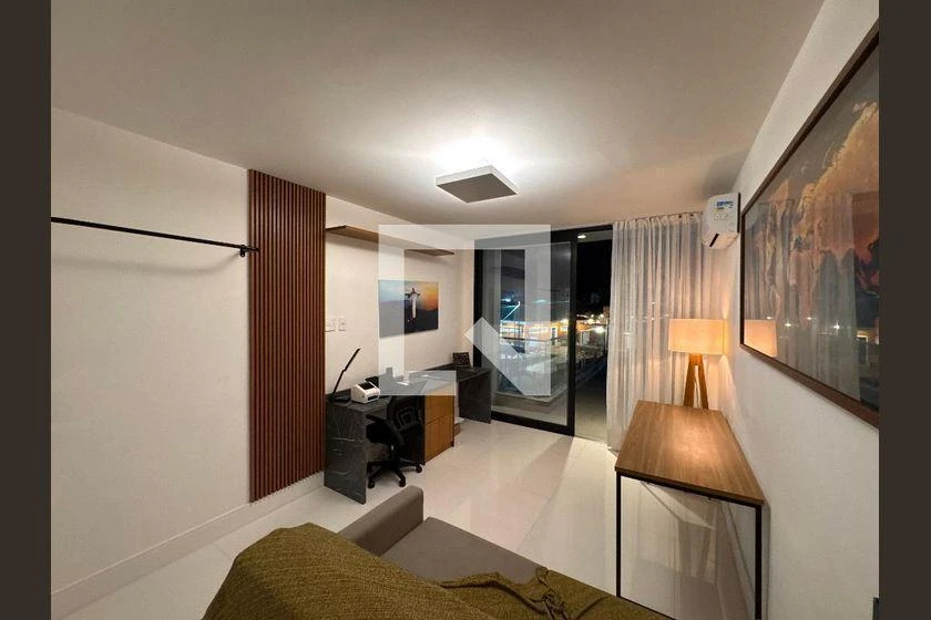 Rental house with 4 suites and 450 m² — photo 22