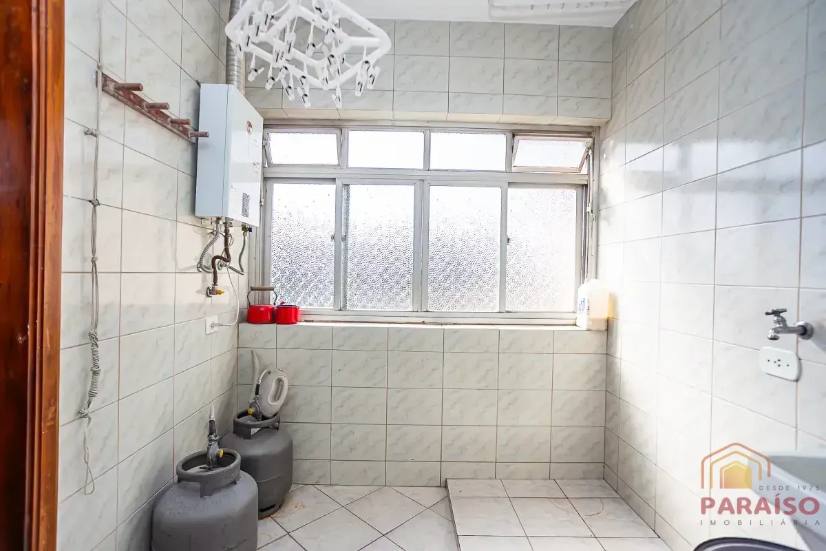 202 m² apartment with 3 bedrooms and a balcony — photo 26