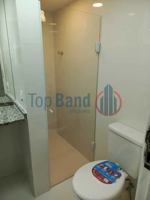 1-bedroom apartment with AC and an outdoor pool area — photo 4