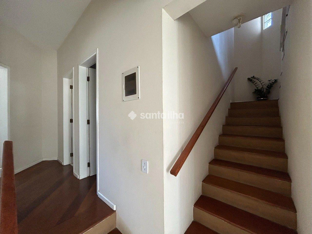 Casa de 300 m² con bañera y balcón gourmet — photo 22