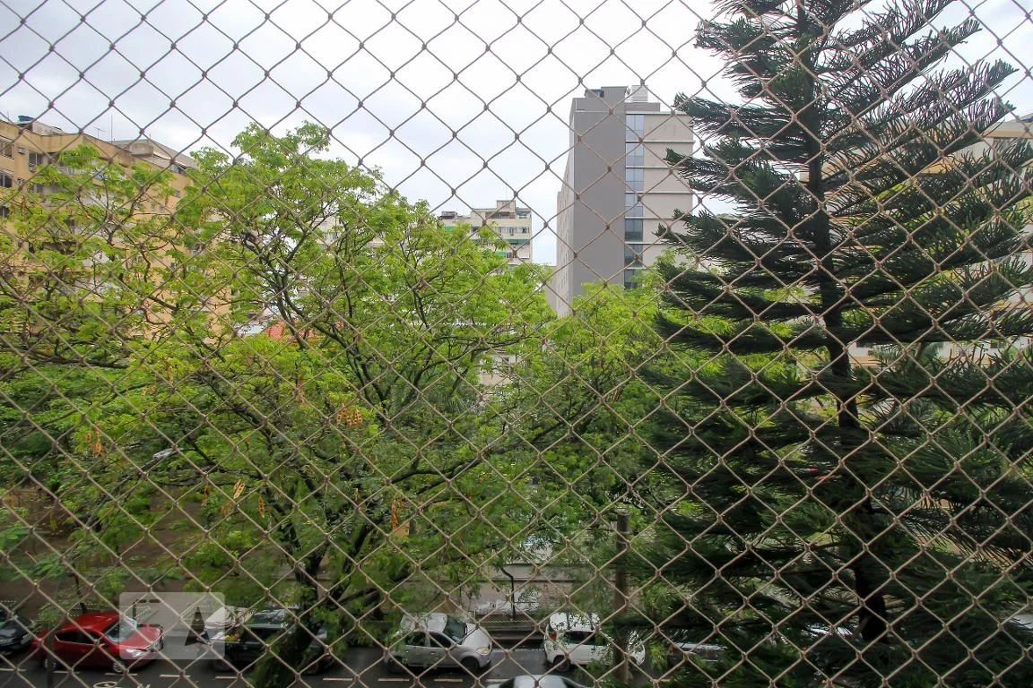 3-bedroom apartment with a glass-enclosed balcony — photo 59