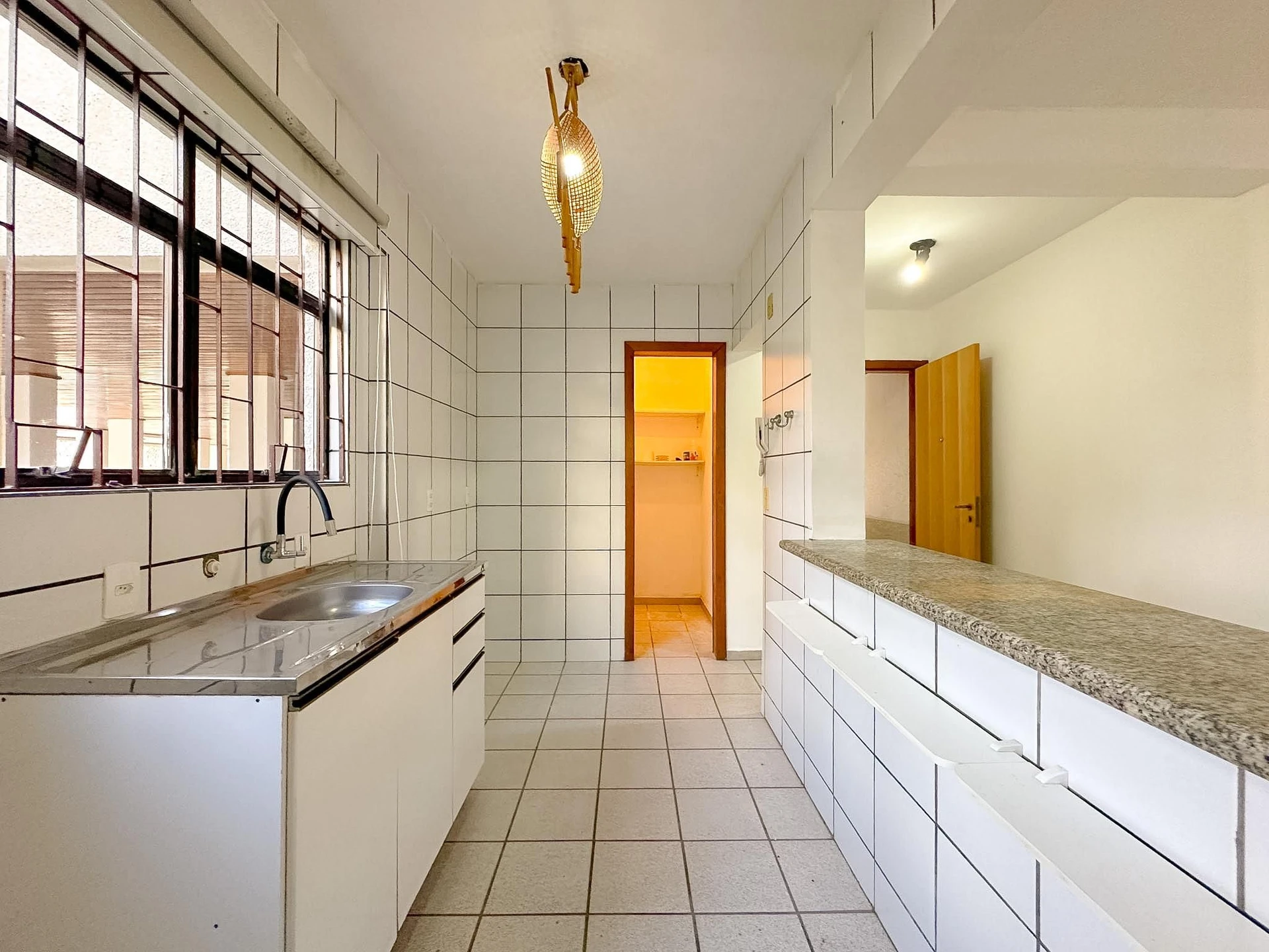 3-bedroom apartment with a grill on the balcony — photo 12