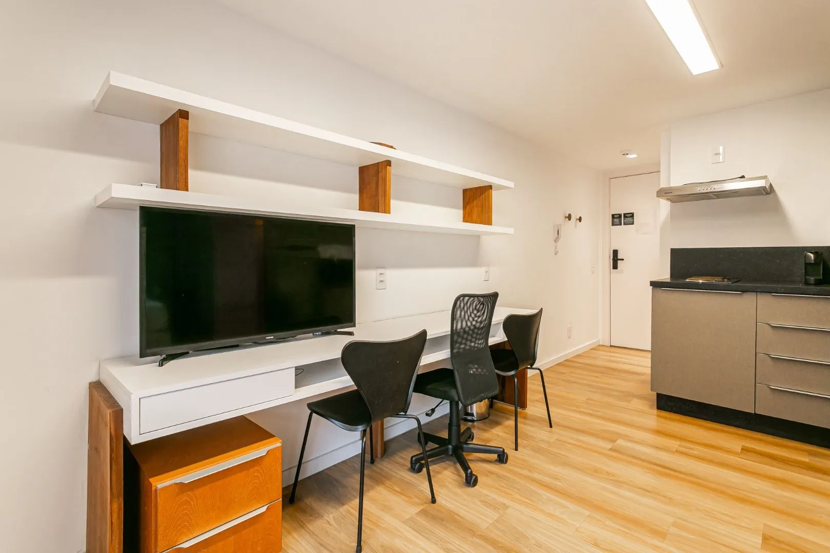 Studio mobiliado com 1 dormitório e 1 banheiro privativo — photo 9