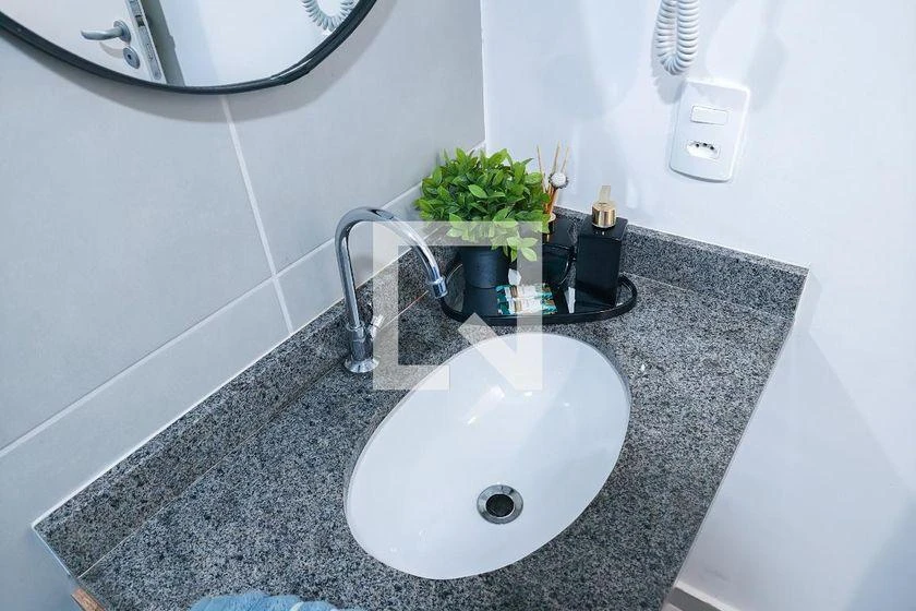 Apartamento amueblado de 1 dormitorio con 35 m² y balcón cerrado — photo 34