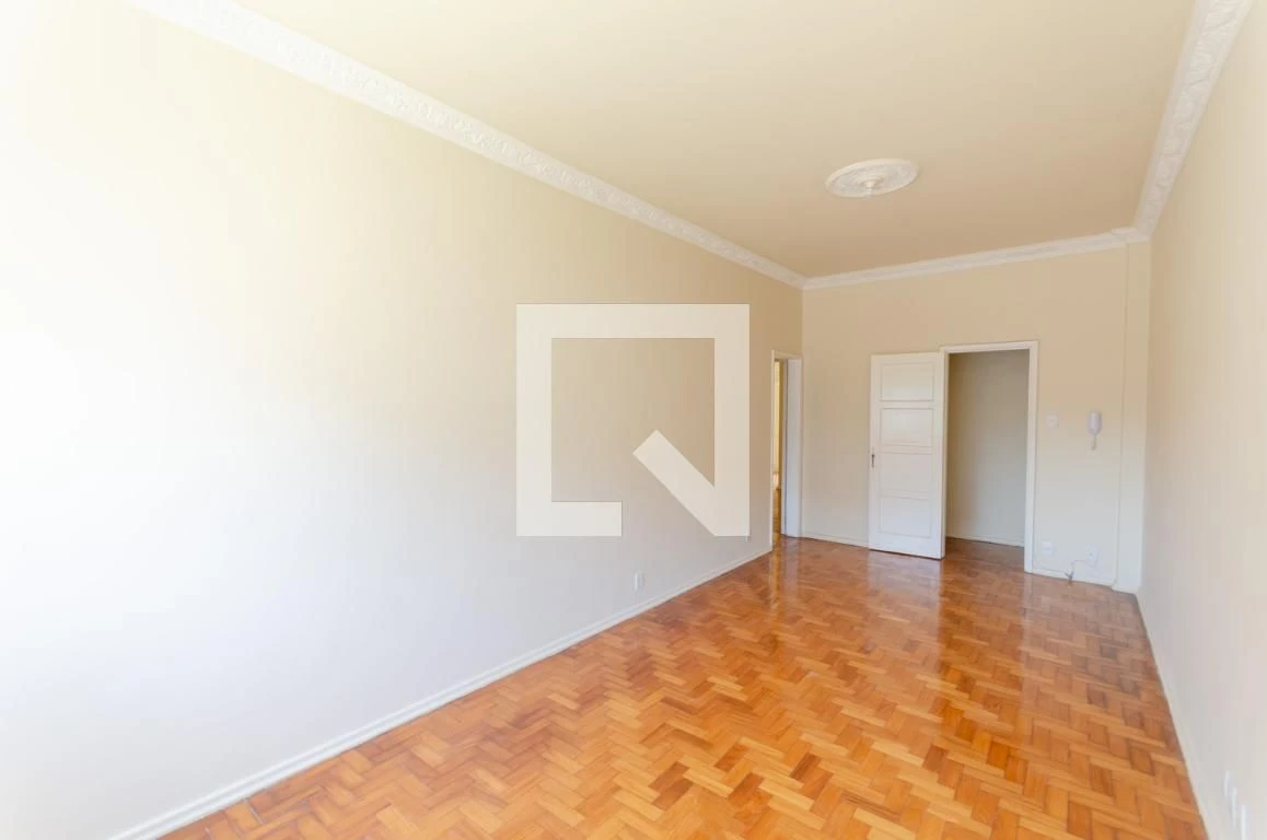 2-bedroom apartment with wood or laminate floors — photo 13