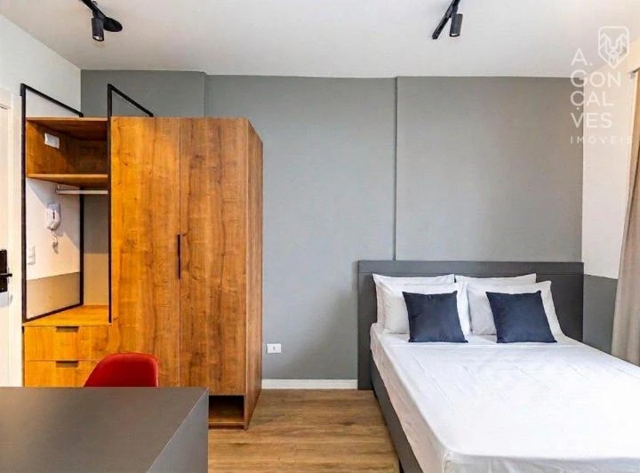 33 m² studio with a glass shower and great upkeep — photo 5