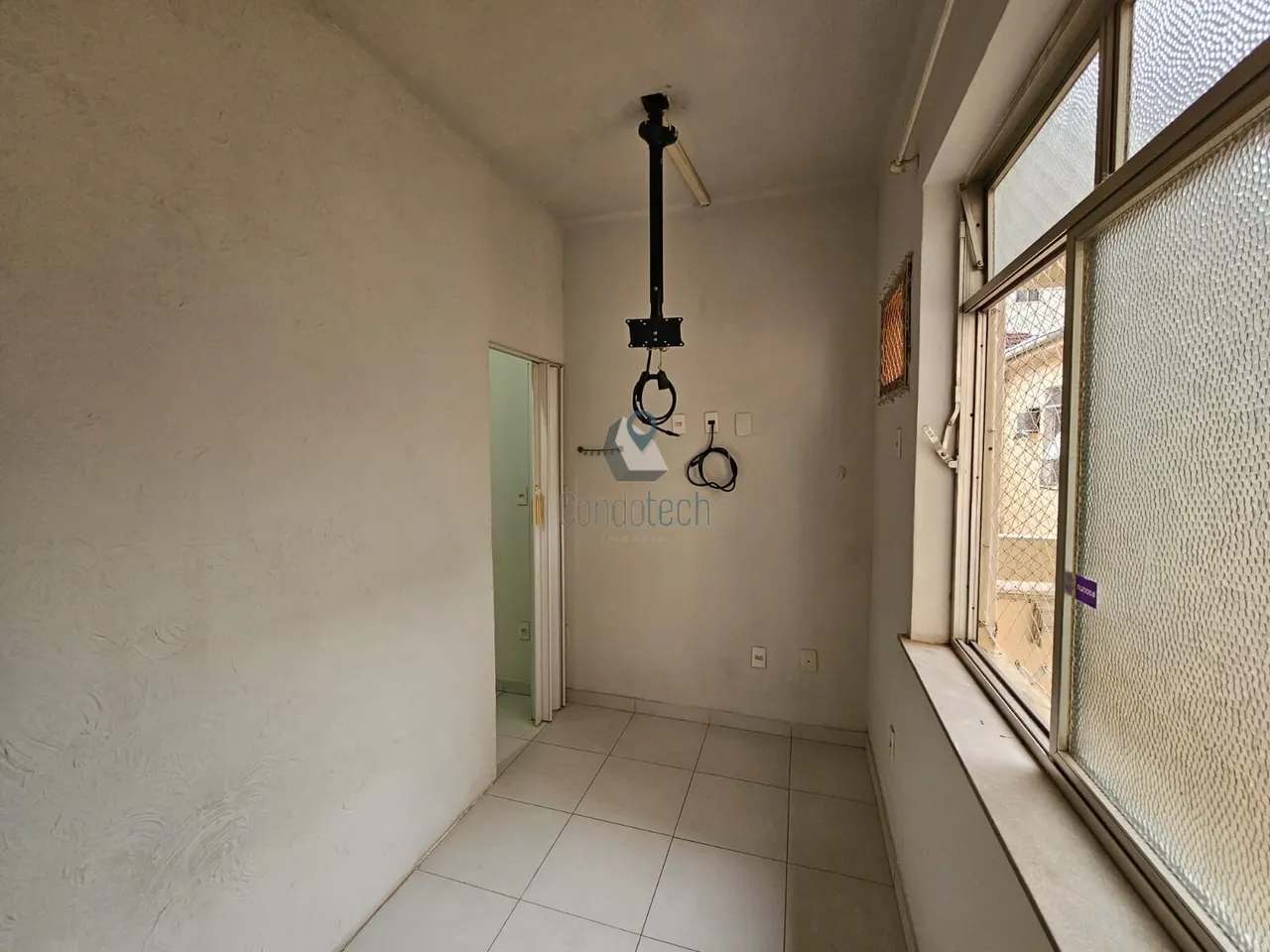 Apartamento de 1 quarto com box de vidro no banheiro — photo 11