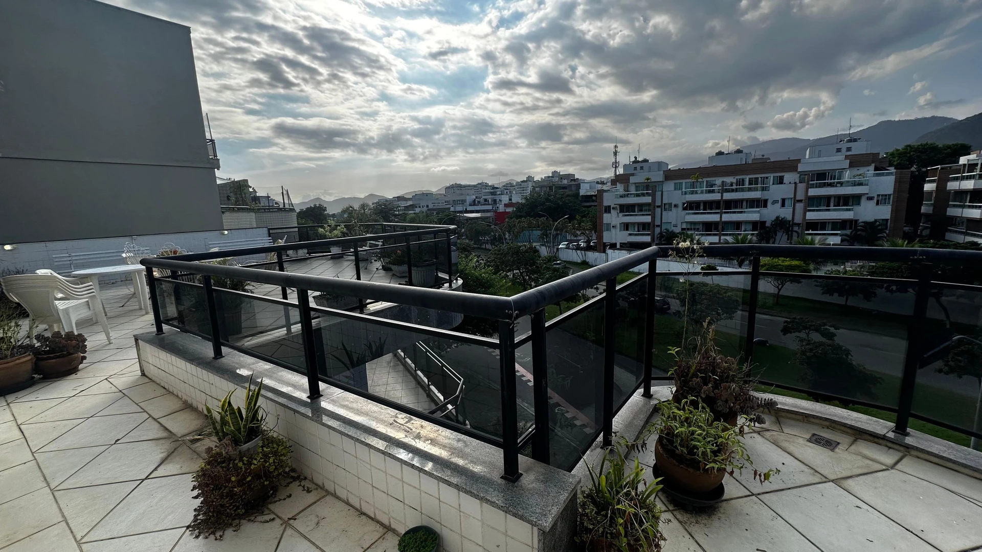 Furnished apartment with 2 bedrooms and a balcony — photo 21