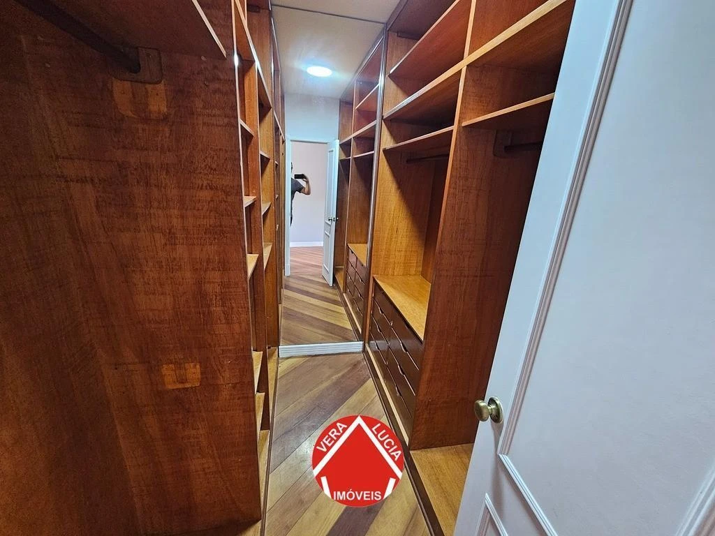 Casa, 600 m², com closet — photo 12