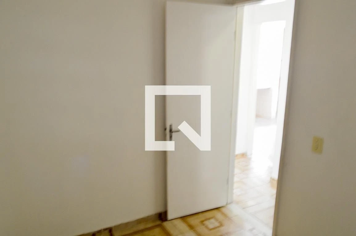 Apartamento sem mobília com 3 quartos e banheiro — photo 24