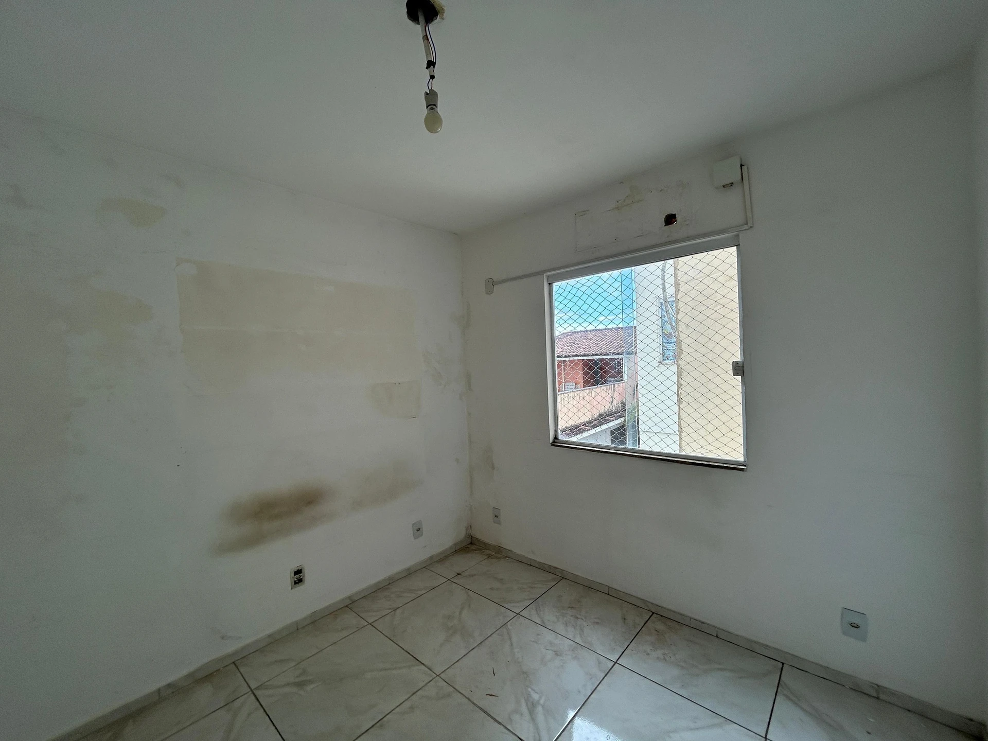 Balcony with a grill in a 3-bedroom apartment, 130 m² — photo 26