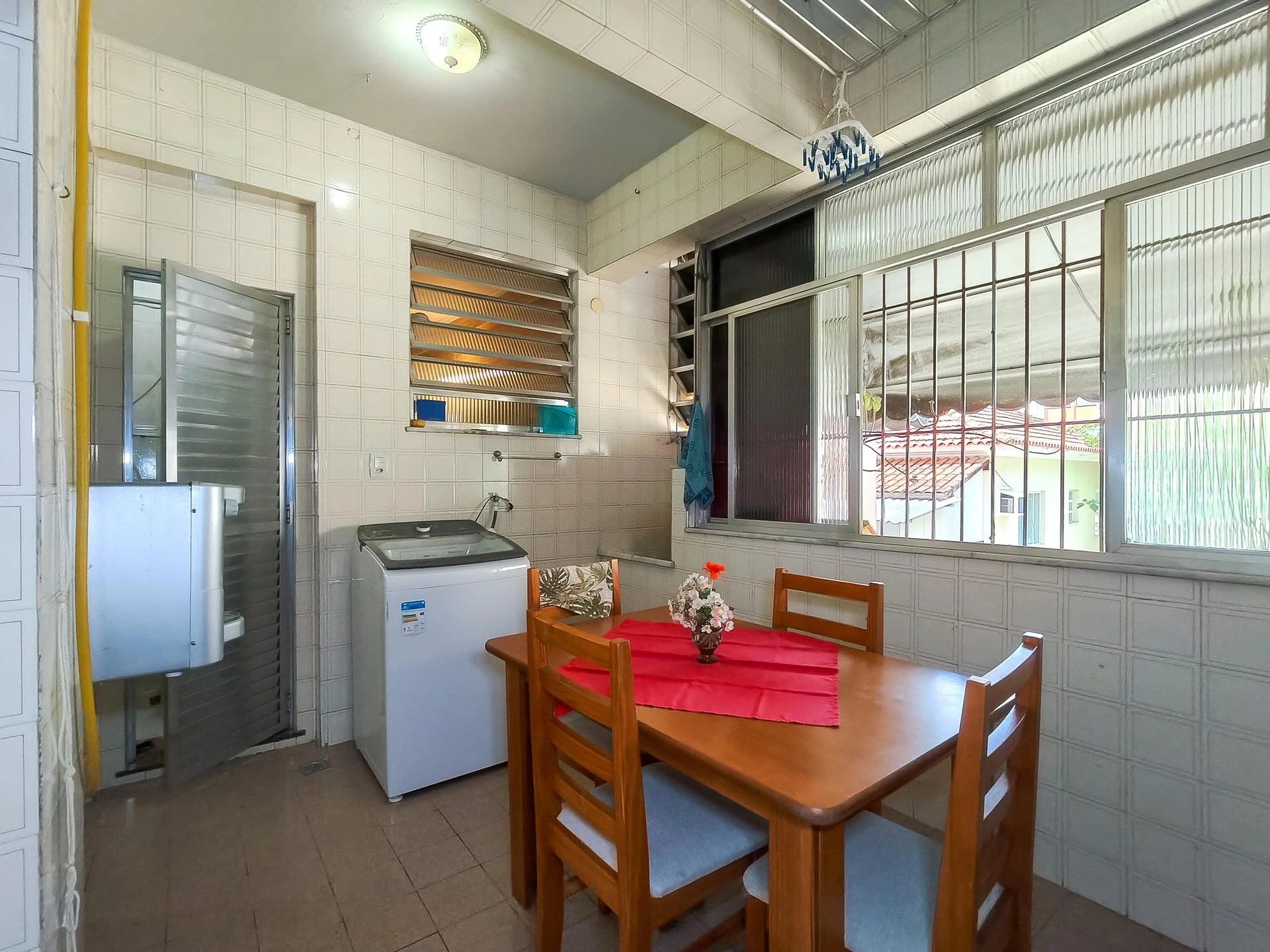Furnished 3-bedroom apartment with 2 bathrooms — photo 42